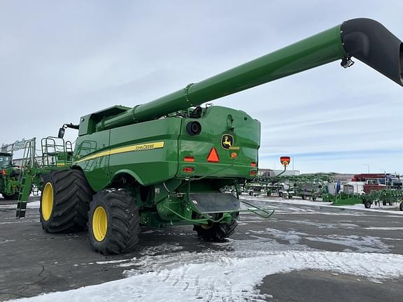 Image of John Deere S780 equipment image 2