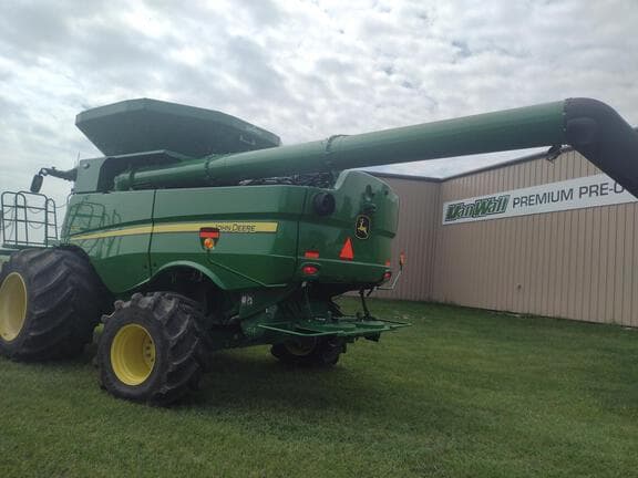 Image of John Deere S780 equipment image 4