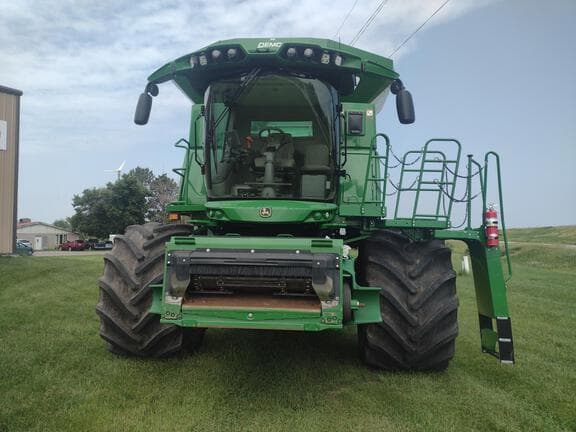 Image of John Deere S780 equipment image 2