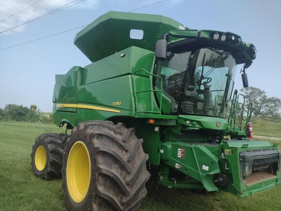 Image of John Deere S780 equipment image 1