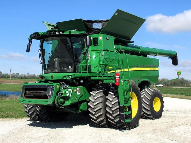 Image of John Deere S780 equipment image 1