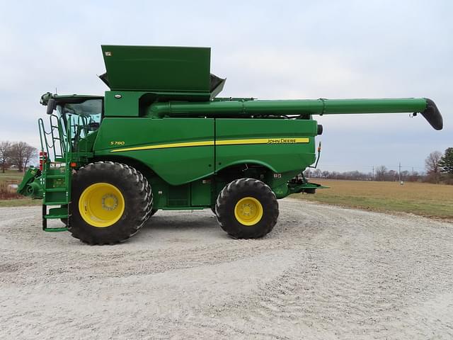 Image of John Deere S780 equipment image 1