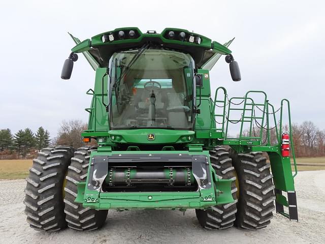 Image of John Deere S780 equipment image 2