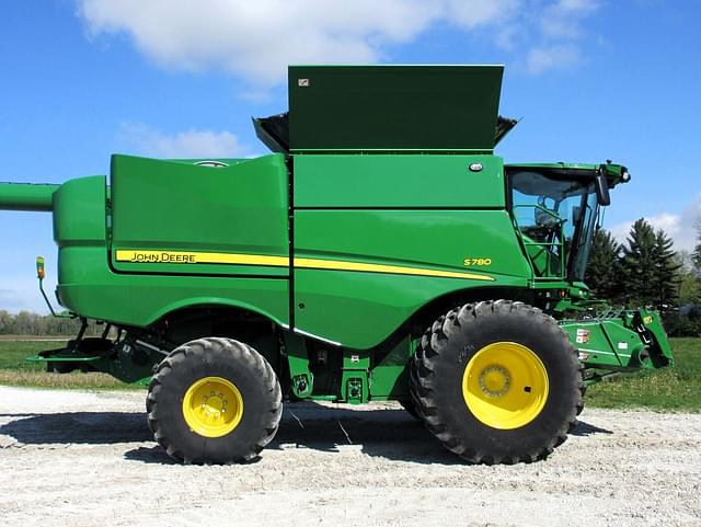 Image of John Deere S780 equipment image 4