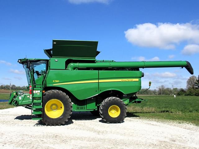 Image of John Deere S780 equipment image 2