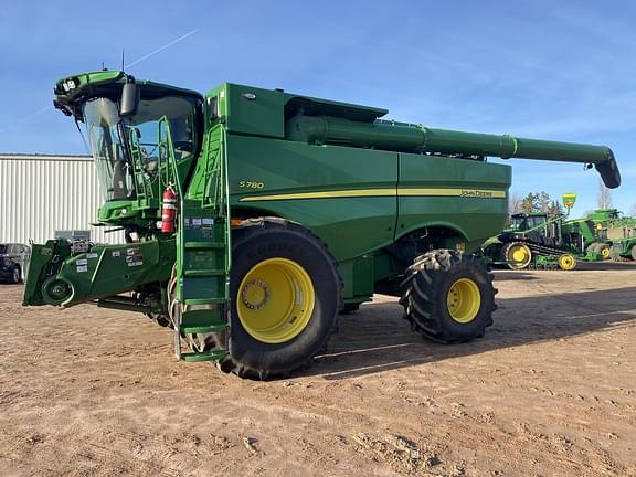 Image of John Deere S780 equipment image 1