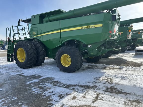 Image of John Deere S780 equipment image 1