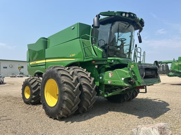 Image of John Deere S780 equipment image 3