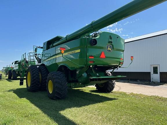 Image of John Deere S780 equipment image 1