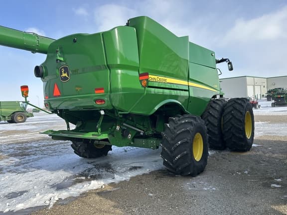 Image of John Deere S780 equipment image 2