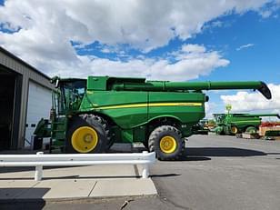 Main image John Deere S780 1