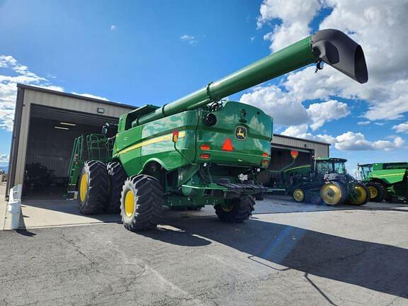 Image of John Deere S780 equipment image 2