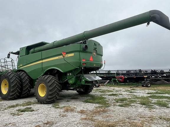 Image of John Deere S780 equipment image 1