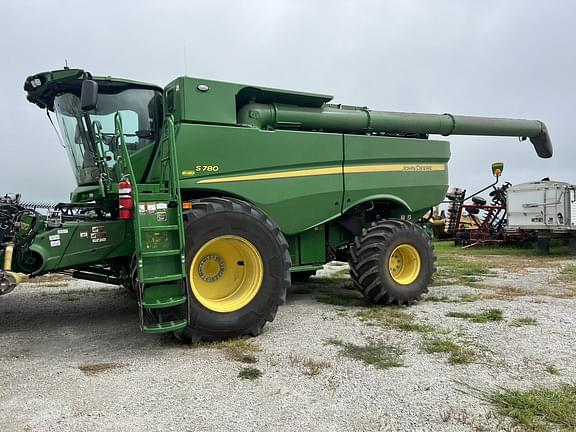 Image of John Deere S780 equipment image 1