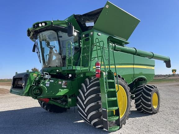 Image of John Deere S780 equipment image 1