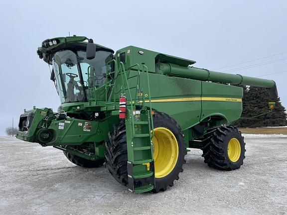 Image of John Deere S780 equipment image 1