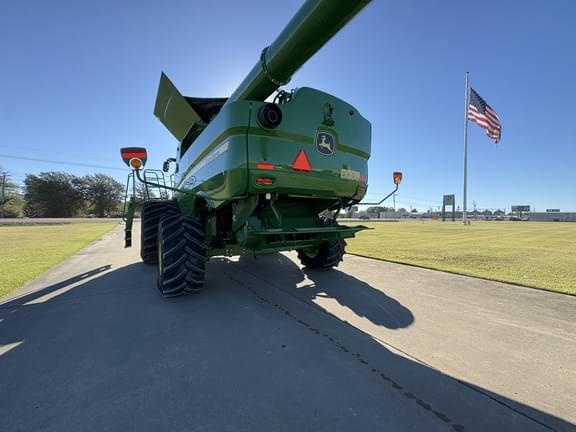 Image of John Deere S780 equipment image 4