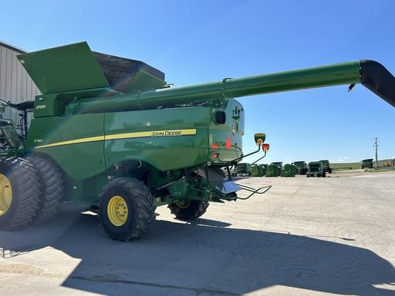 Image of John Deere S780 equipment image 3