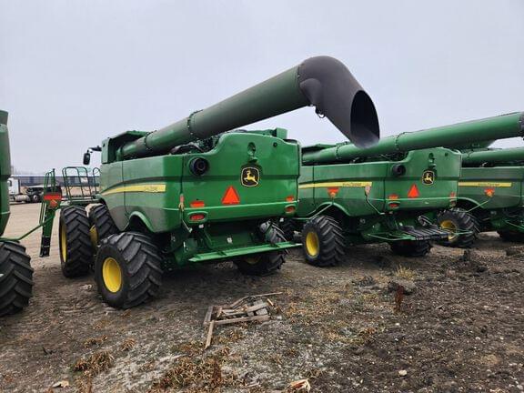 Image of John Deere S780 equipment image 2