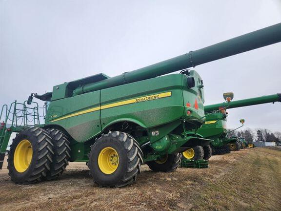Image of John Deere S780 equipment image 2