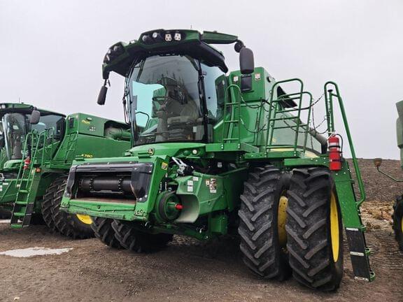 Image of John Deere S780 equipment image 1