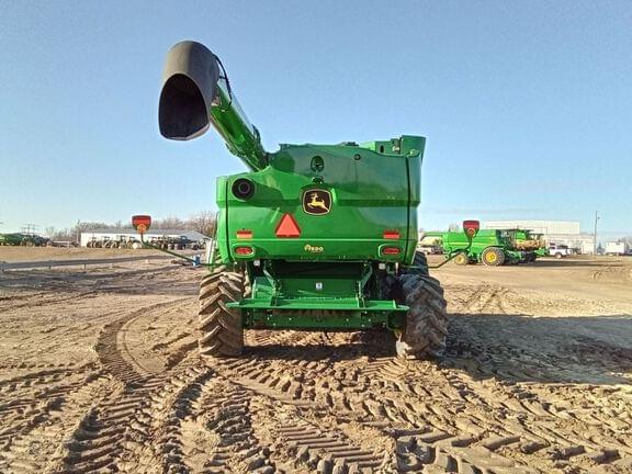 Image of John Deere S780 equipment image 4