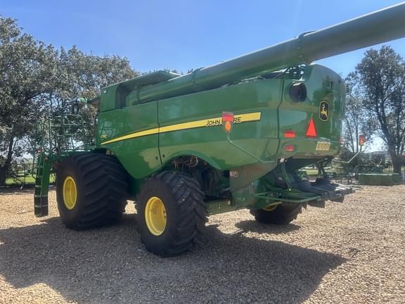 Image of John Deere S780 equipment image 1