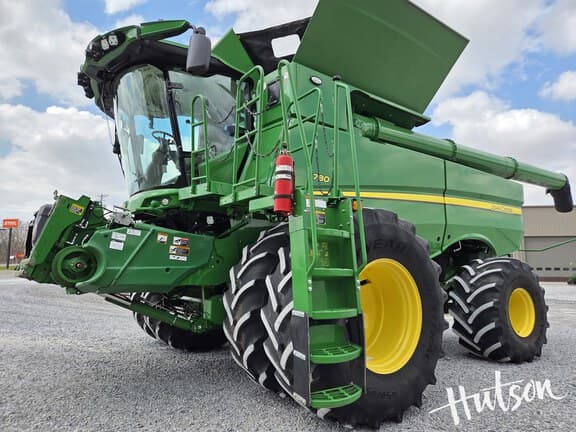 Image of John Deere S780 equipment image 2