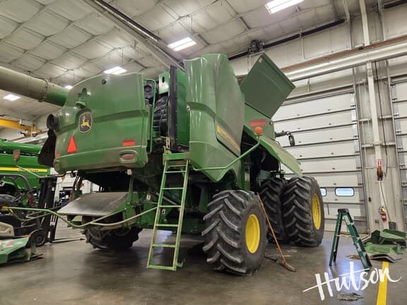 Image of John Deere S780 equipment image 2