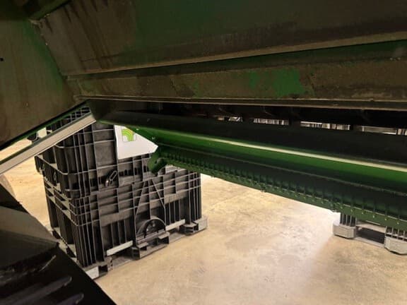 Image of John Deere S780 equipment image 1