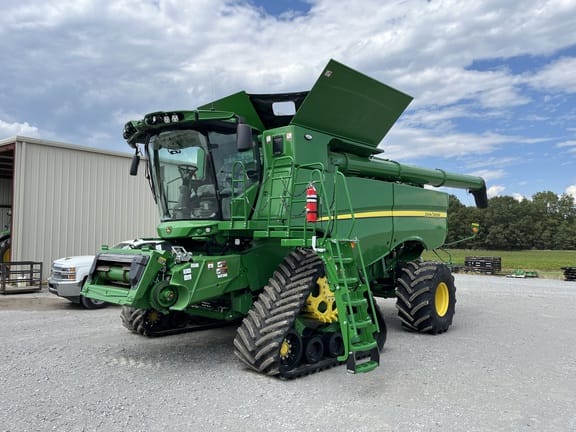 2023 John Deere S780 Equipment Image0