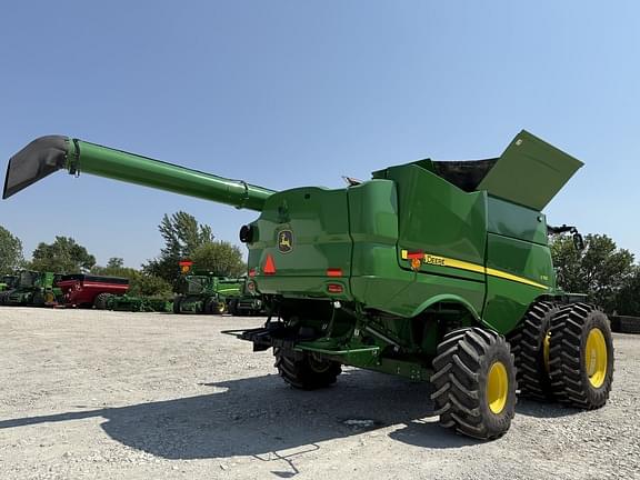 Image of John Deere S780 equipment image 4
