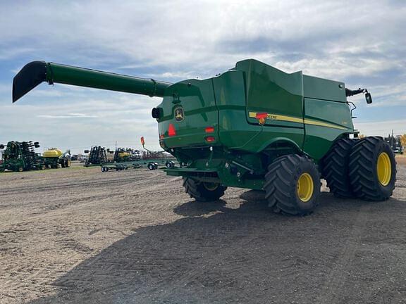 Image of John Deere S780 equipment image 4