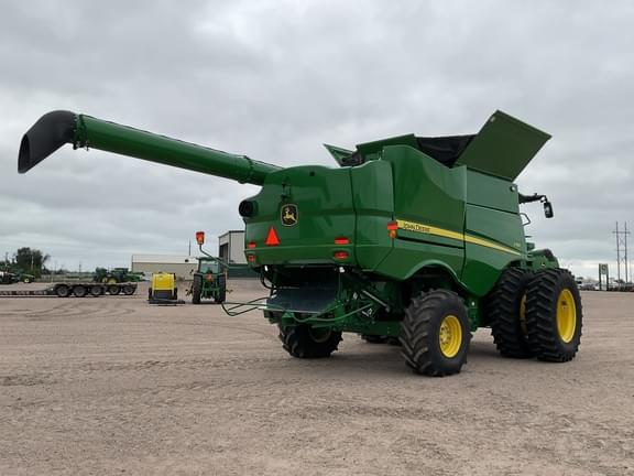 Image of John Deere S780 equipment image 4