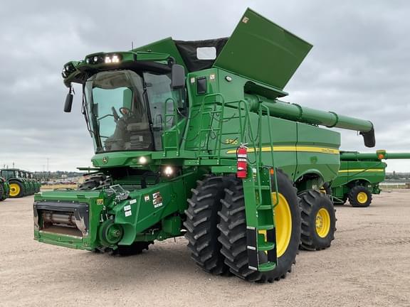 Image of John Deere S780 equipment image 1