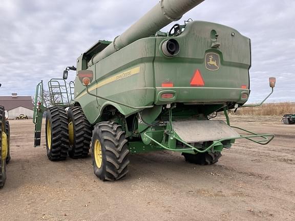 Image of John Deere S780 equipment image 2