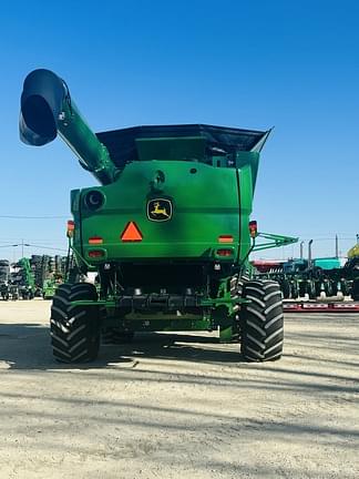 Image of John Deere S780 equipment image 1