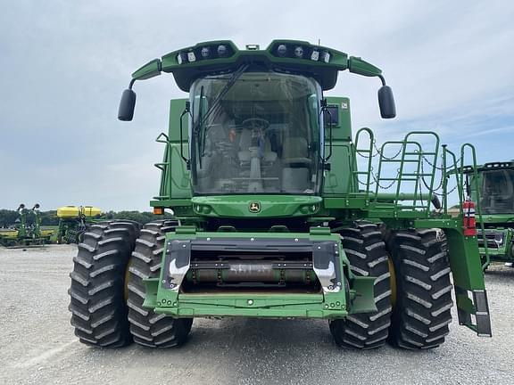 Image of John Deere S780 equipment image 2