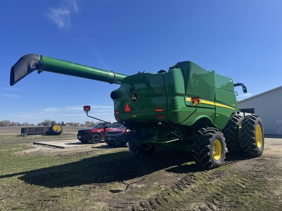 Image of John Deere S780 equipment image 3