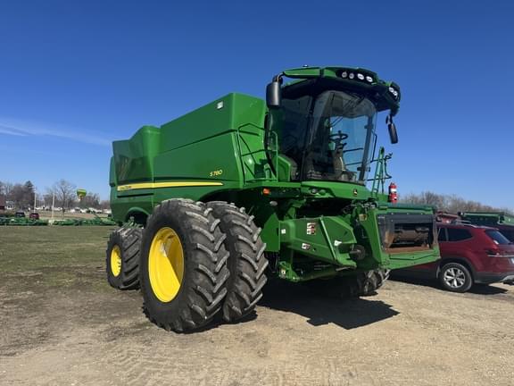 Image of John Deere S780 equipment image 1