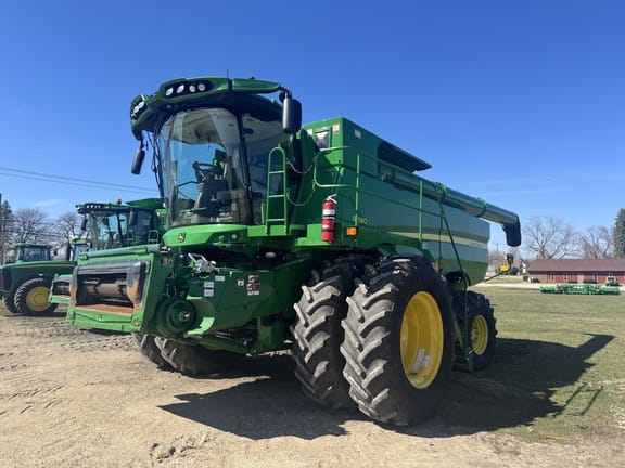 2023 John Deere S780 Equipment Image0