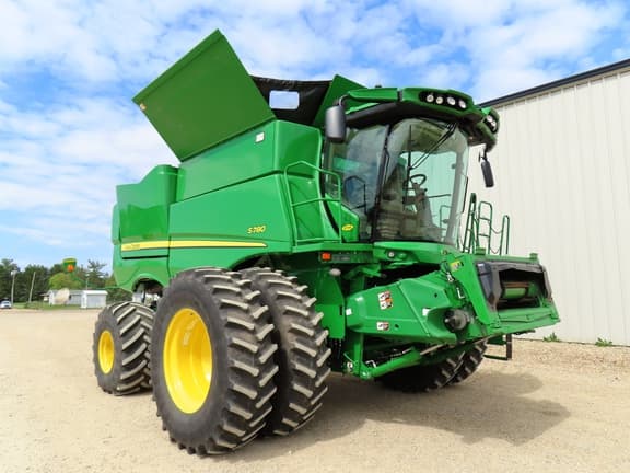 Image of John Deere S780 equipment image 1