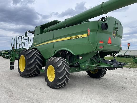 Image of John Deere S780 equipment image 2