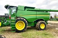 Thumbnail image John Deere S780 0