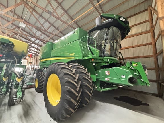 2023 John Deere S780 Equipment Image0