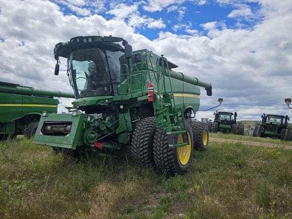 2023 John Deere S780 Equipment Image0