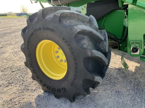 Image of John Deere S780 equipment image 4