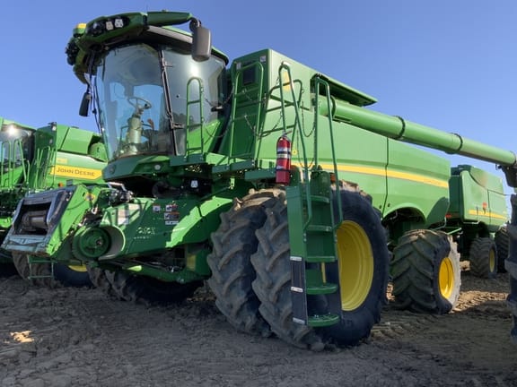Main image John Deere S780