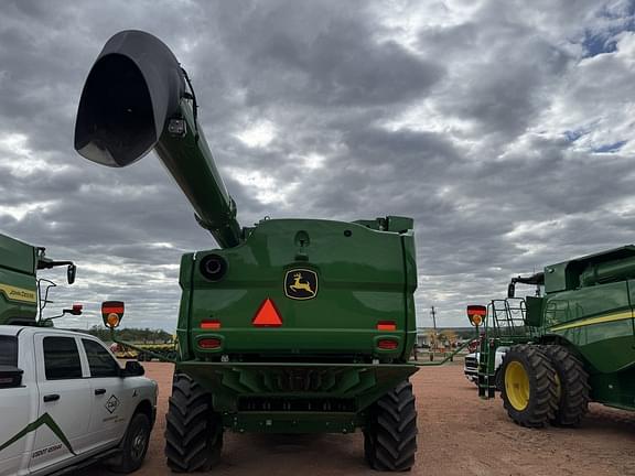 Image of John Deere S780 equipment image 3