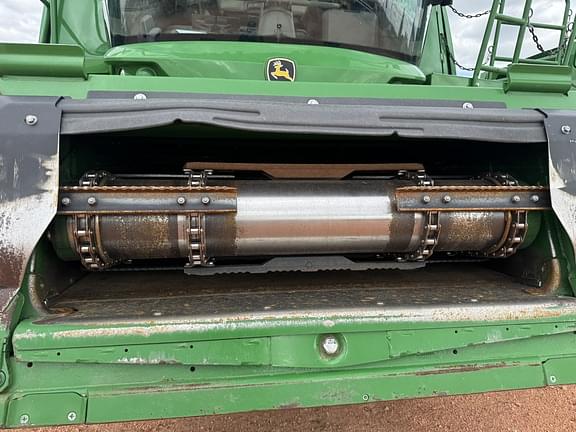Image of John Deere S780 equipment image 4